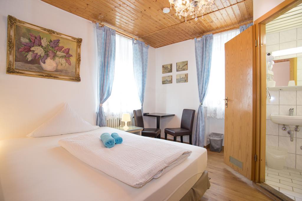 Hotel Moosbichl Мюнхен Екстер'єр фото