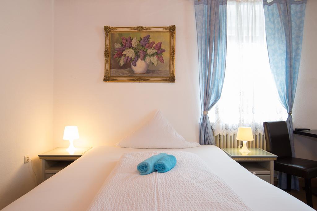 Hotel Moosbichl Мюнхен Екстер'єр фото