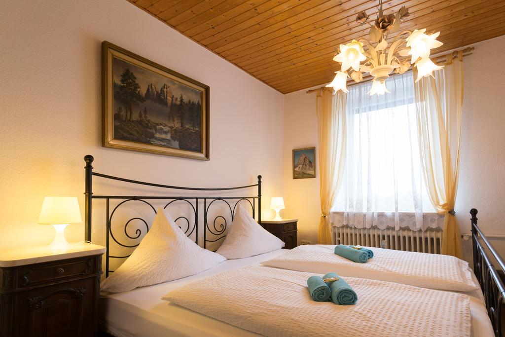 Hotel Moosbichl Мюнхен Екстер'єр фото